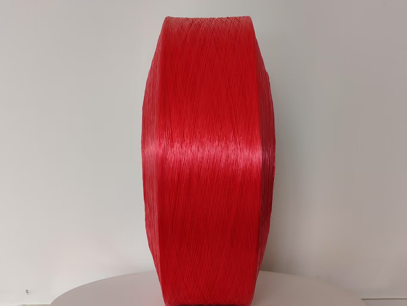 大紅色中空網(wǎng)絡(luò)丙綸絲正面.jpg 大紅色中空網(wǎng)絡(luò)丙綸絲正面.jpg